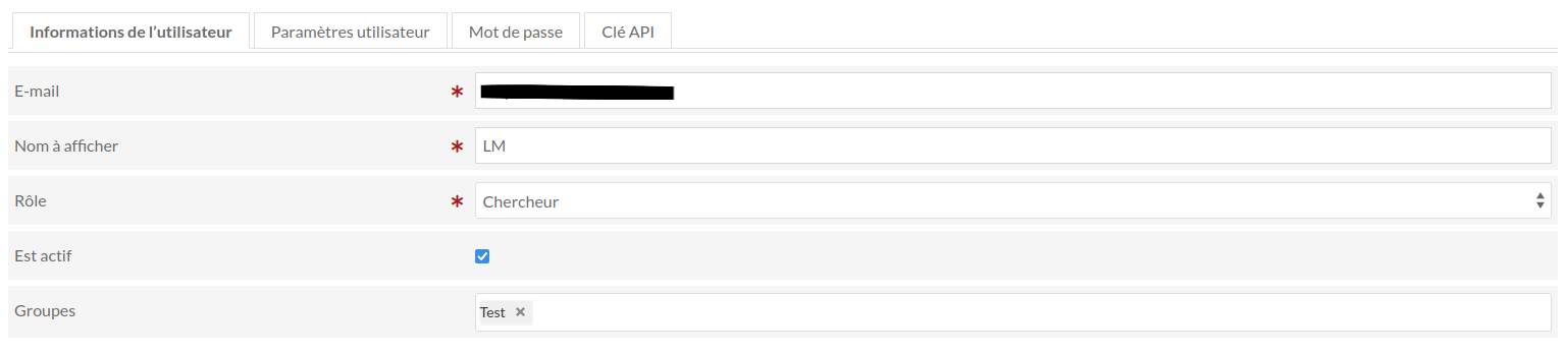 Onglet informations utilisateur pour l'utilisateur Omeka avec les champs remplis pour l'email, le nom complet, le rôle et la case à cocher active pour Est actif